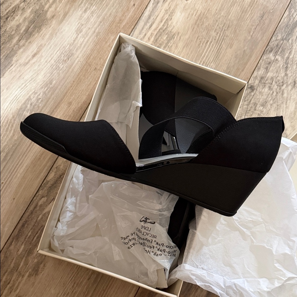 Anne Klein Elegant Black Heels - Picture 2 of 5